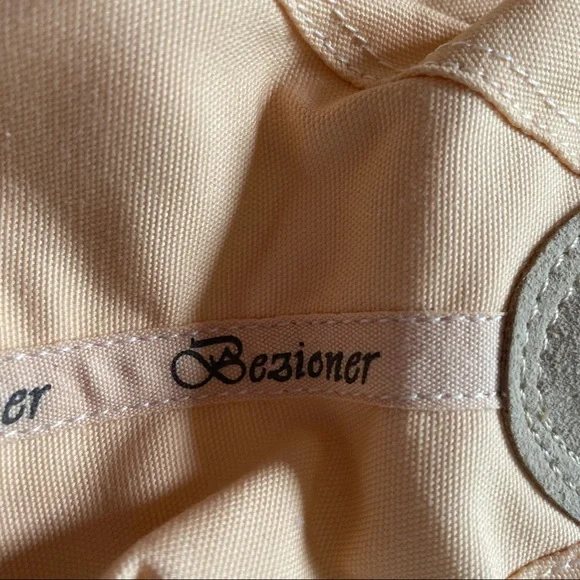 Dance & Ballet Shoes Beige Size 6 NWT - Picture 3 of 8